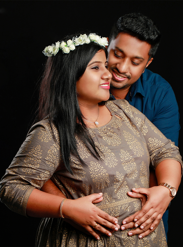 Professional maternity couple photoshoot by Chandrika Studios in Anna Nagar and Mogappair, Chennai